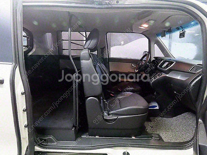 레이 중고 가격 더 뉴 레이 흰색 2018년식 2인승 밴 고급형 중고차판매--9